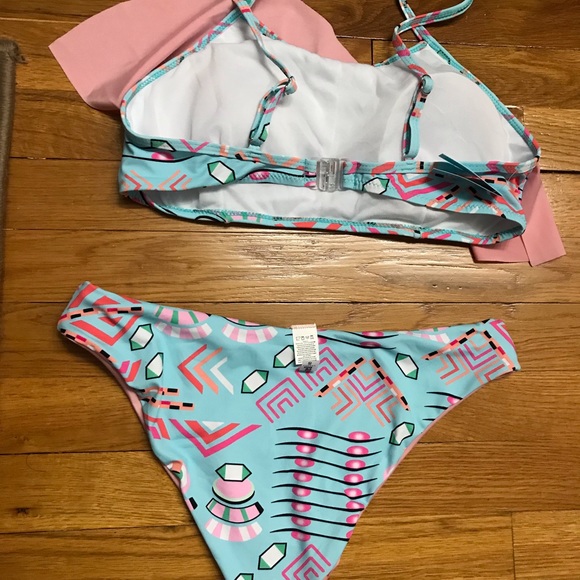 Bathing suit - Picture 2 of 5